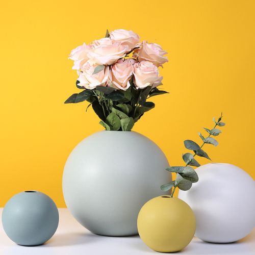 Round Ceramic Vase from the Youli collection by Xiamen Youli
