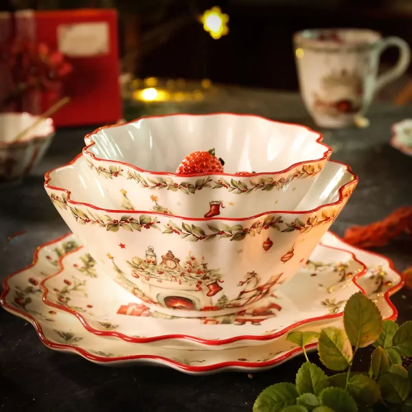 Christmas Motif Ceramic Bowls from the Youli collection by Xiamen Youli