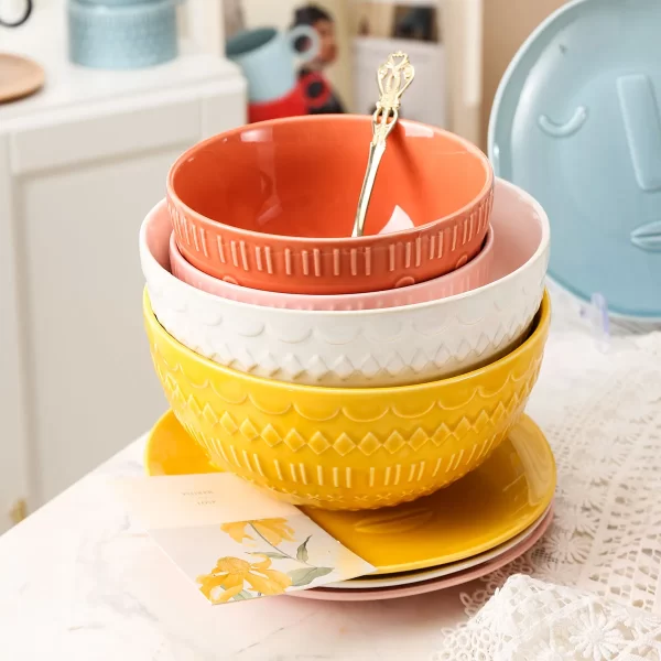 Refined Ceramic Dinnerware Face Pattern 3 from the Youli collection by Xiamen Youli