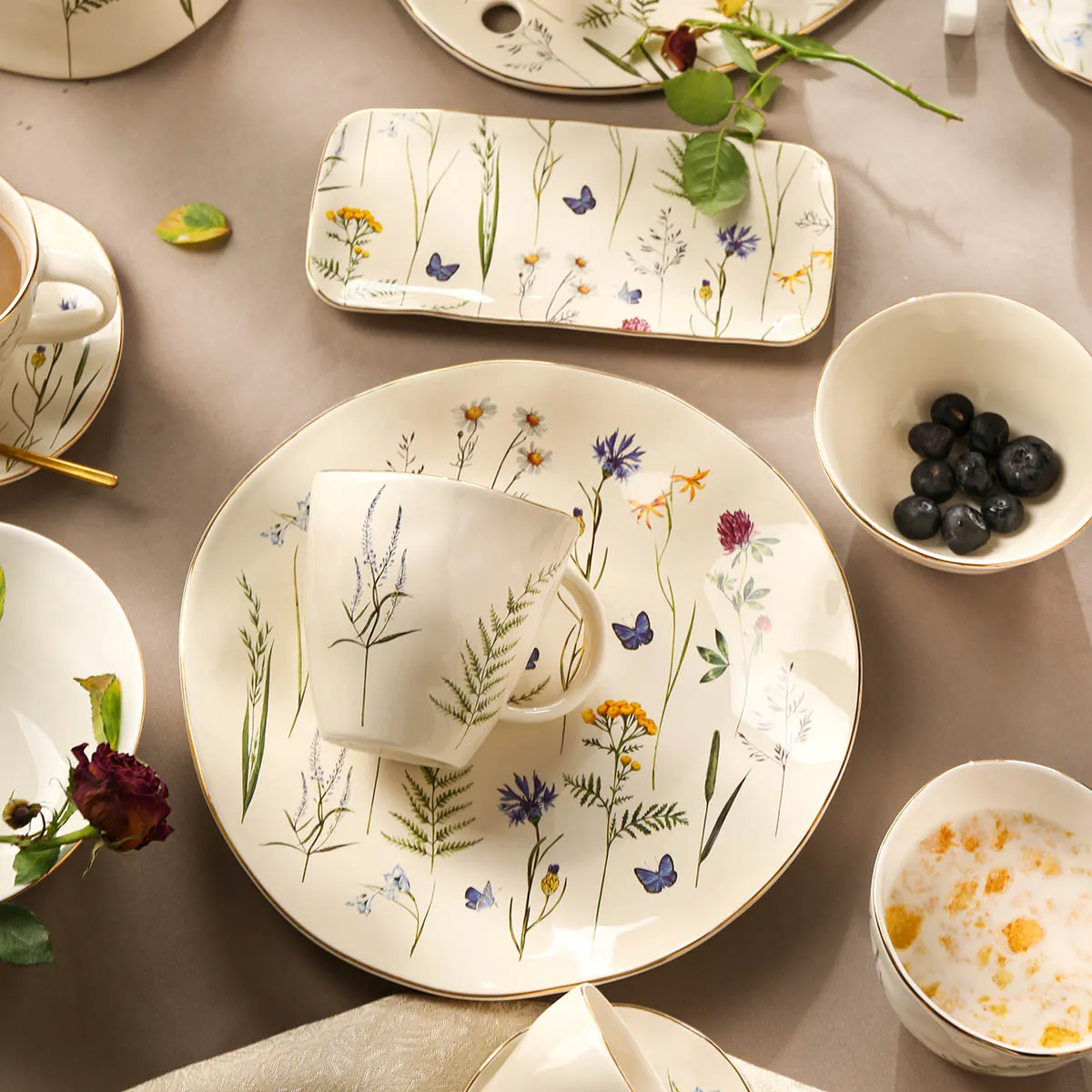 Floral Ceramic Serving Bowls 4 from the Youli collection by Xiamen Youli