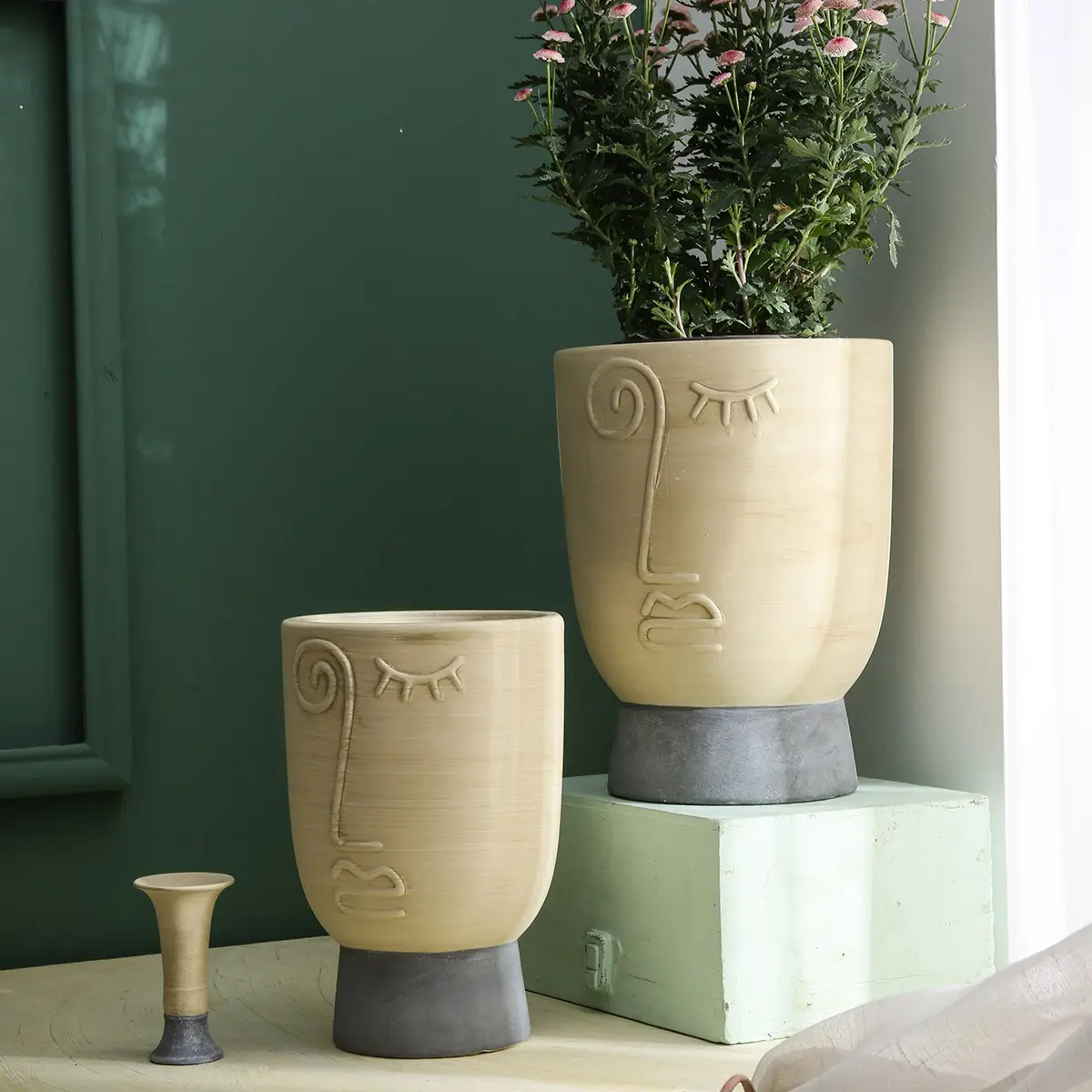 Cement Style Flower Pots and Planters 2 from the Youli collection by Xiamen Youli