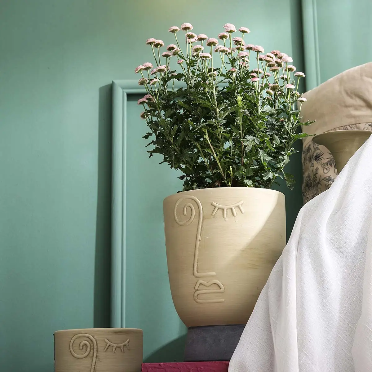Cement Style Flower Pots and Planters 3 from the Youli collection by Xiamen Youli
