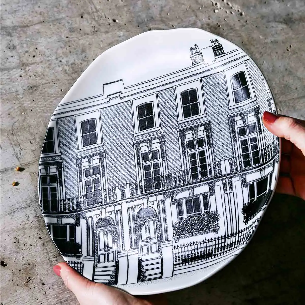 Modern Ceramic Serving Plates 3 from the Youli collection by Xiamen Youli