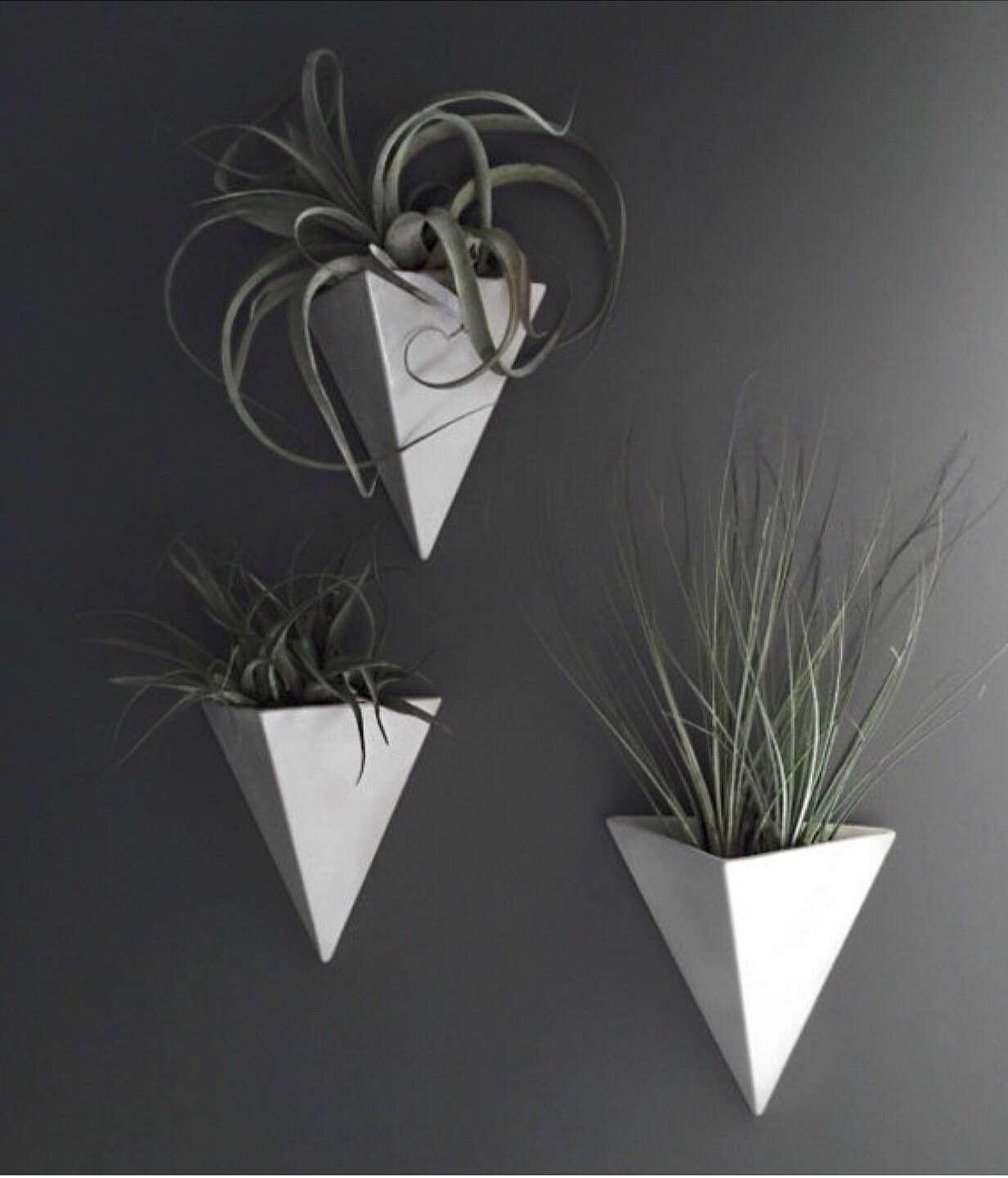 Ceramic Wall Hanging Planter 4 from the Youli collection by Xiamen Youli